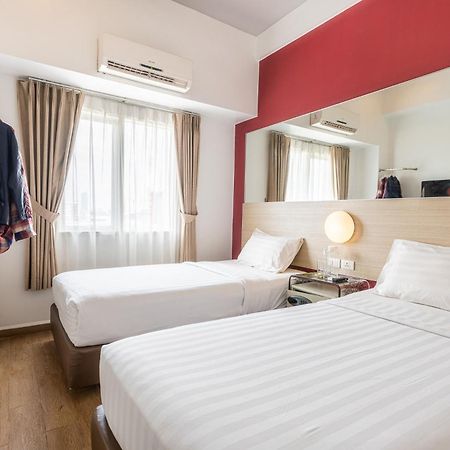 Monoloog Hotel Bekasi Buitenkant foto