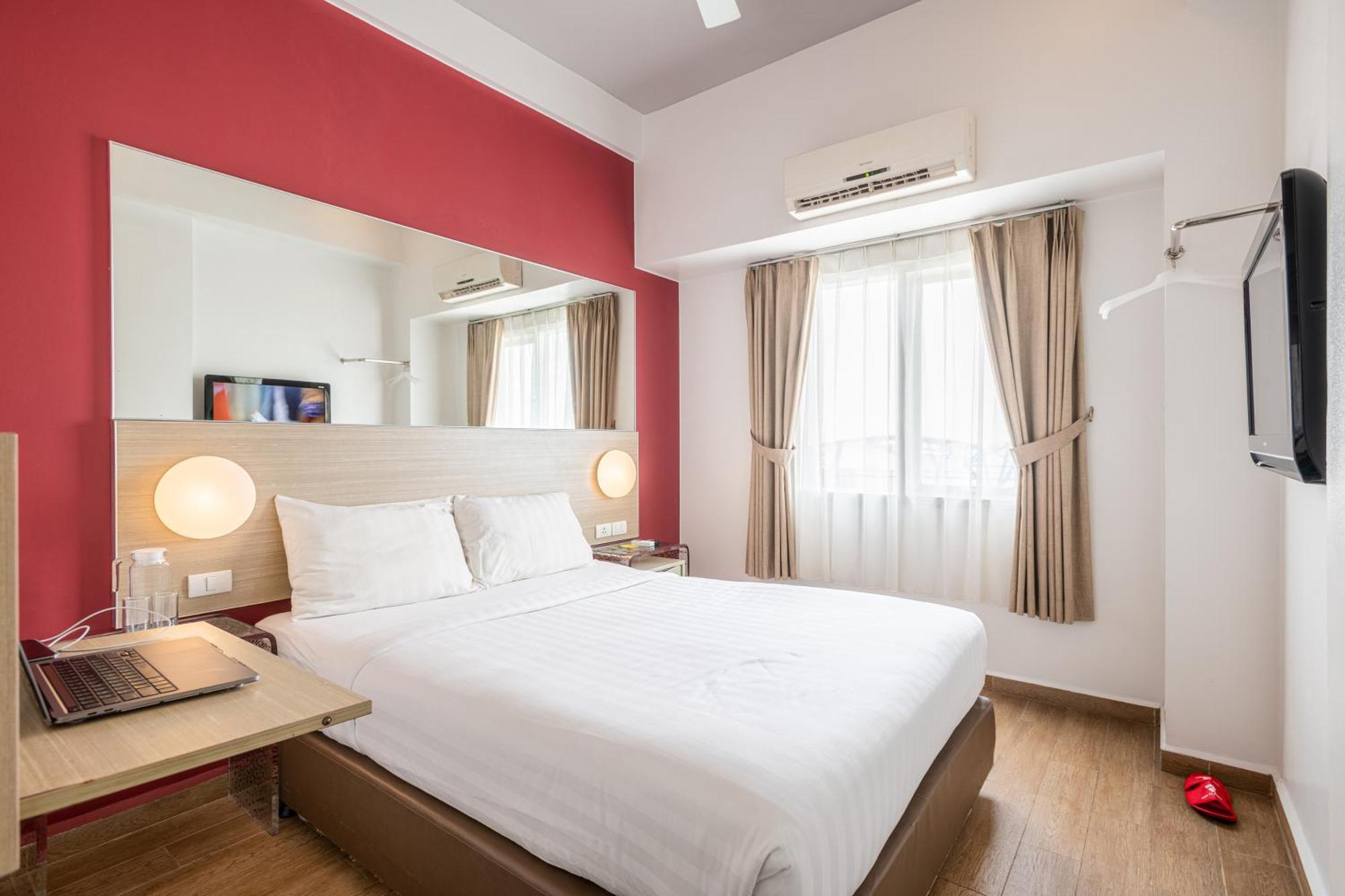 Monoloog Hotel Bekasi Buitenkant foto
