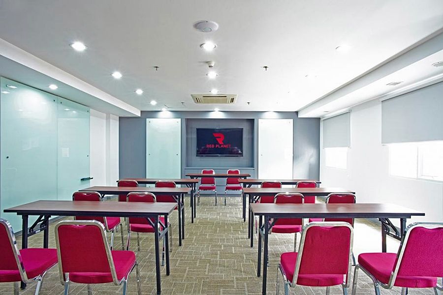 Monoloog Hotel Bekasi Buitenkant foto