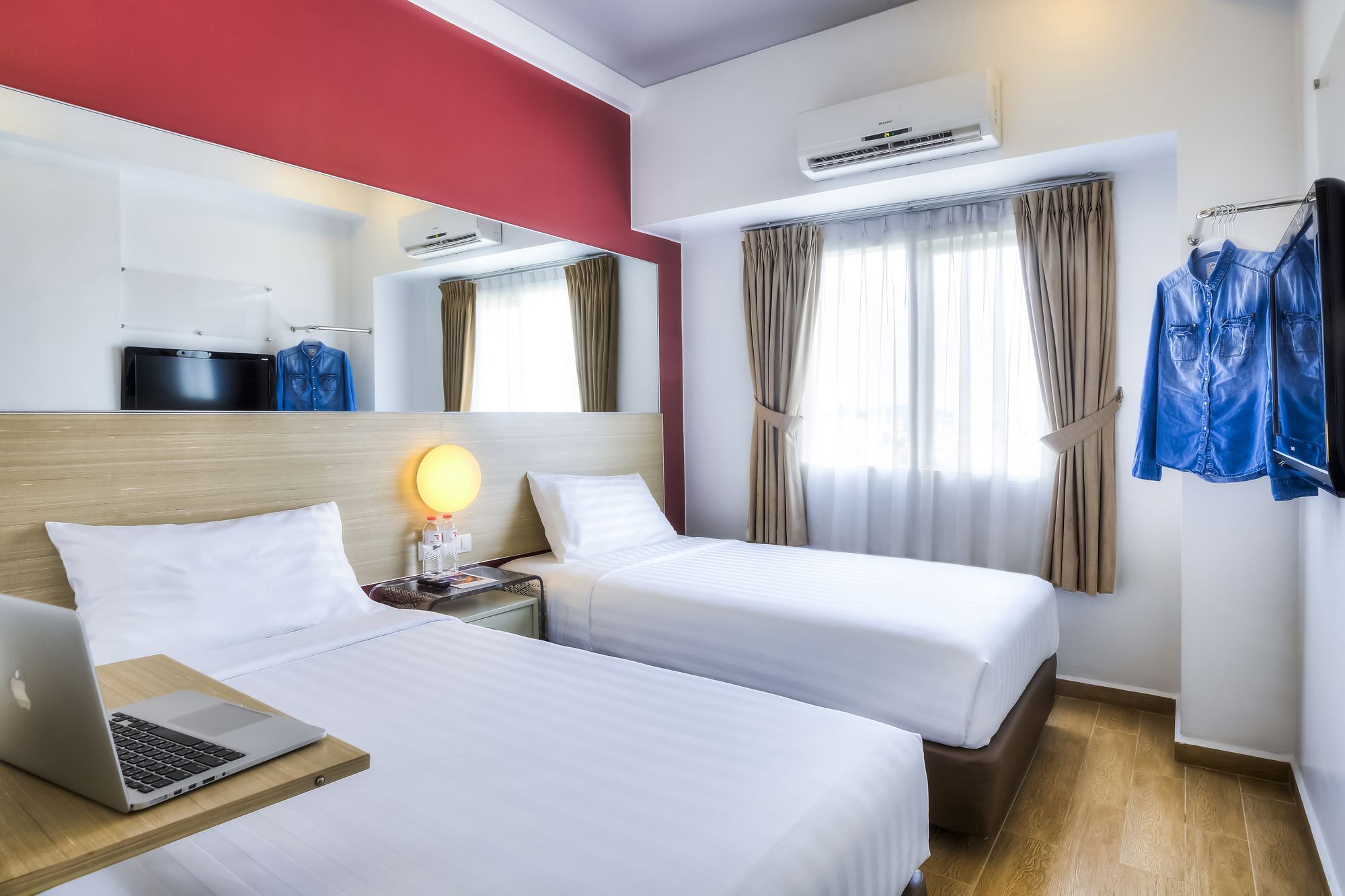 Monoloog Hotel Bekasi Buitenkant foto