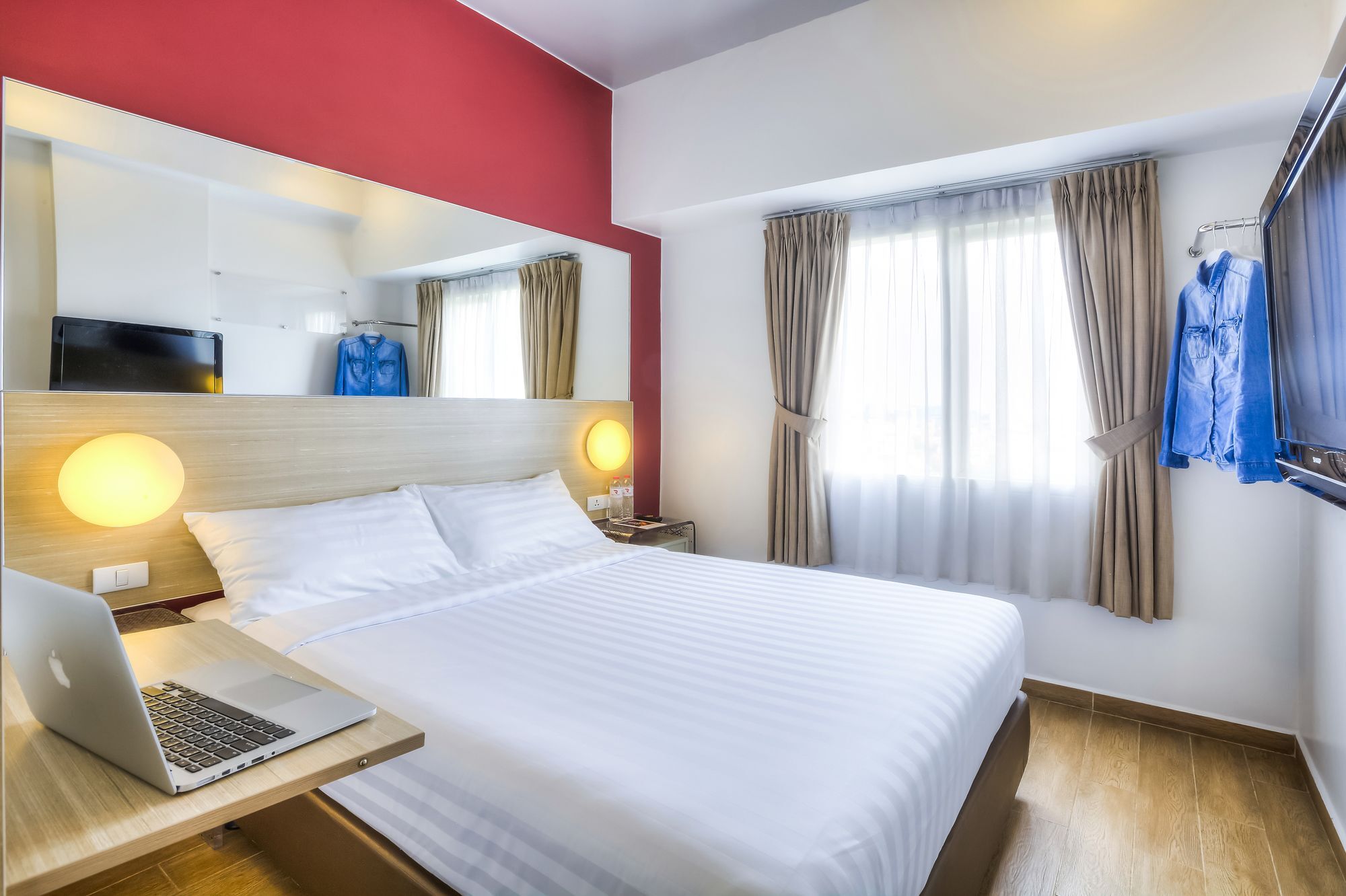 Monoloog Hotel Bekasi Buitenkant foto